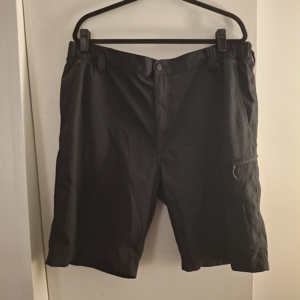 Wrangler Men's Black Cargo Shorts